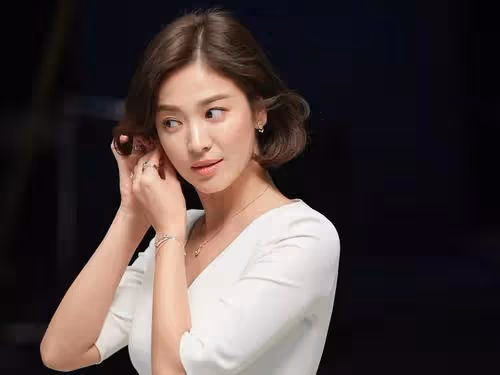 南韓五大美人,宋慧喬成名最早,20年風水輪流轉,成了最慘的?