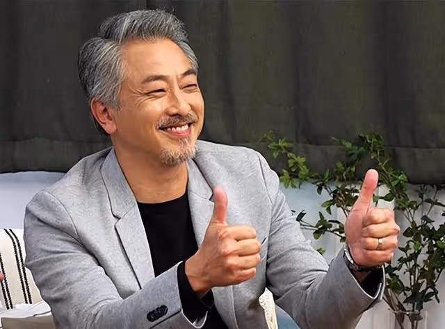 TVB離巢綠葉自曝患病要長期吃藥!55歲依舊帥氣,被封港版宋仲基