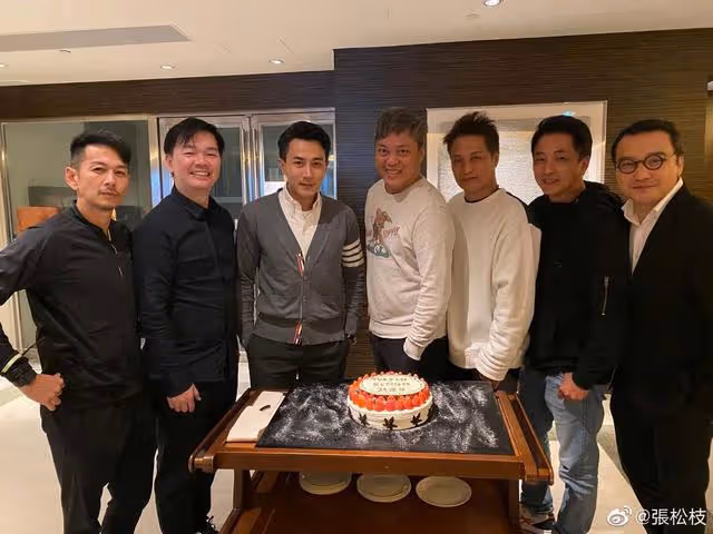 TVB離巢綠葉自曝患病要長期吃藥!55歲依舊帥氣,被封港版宋仲基