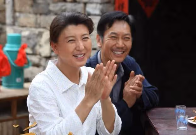 「二人轉女王」閆學晶 為富商丈夫高齡生子 ...