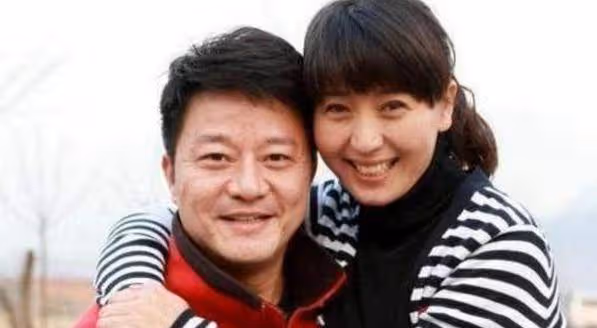 「二人轉女王」閆學晶 為富商丈夫高齡生子 ...