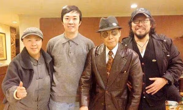 67歲費玉清至今不娶,只為守「忠」?始終「忘不了日本未婚妻」友人曝「每年9月他都會消失」:忠孝兩難全!