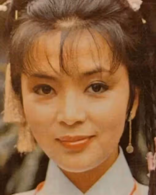 風輕雲淡!62歲「小龍女」陳玉蓮罕曬生活照,錯過發哥後又失婚,現單身獨居做慈善,網友:曾經的玉女,永遠的小龍女