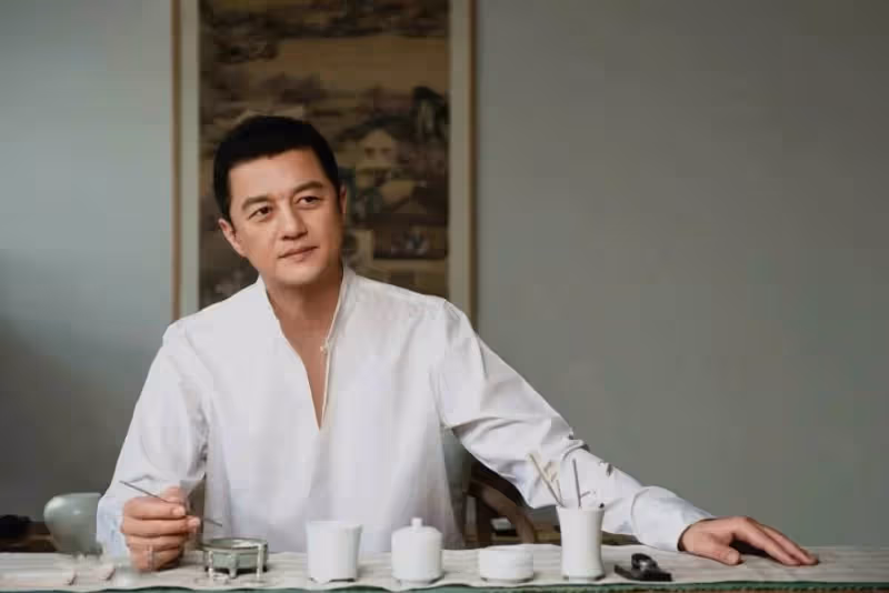 李亞鵬公開「二胎」性別!低調為其擺滿月酒,曬「正臉照」大眼雙眼皮超像爸爸