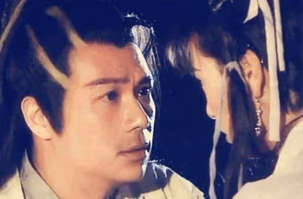 張兆輝一兒一女長大了!17歲女兒顏值高身材好,愈大愈靚神似鐘嘉欣