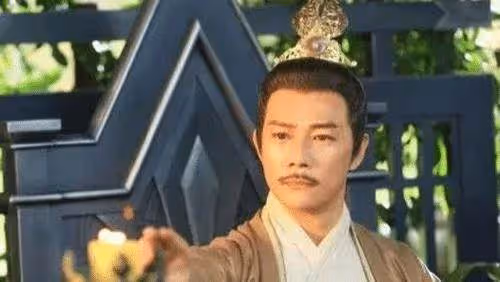 張兆輝一兒一女長大了!17歲女兒顏值高身材好,愈大愈靚神似鐘嘉欣