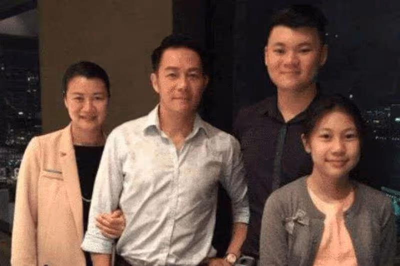 張兆輝一兒一女長大了!17歲女兒顏值高身材好,愈大愈靚神似鐘嘉欣