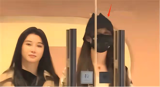 40歲王寶強深夜酒吧玩樂,身材發福打扮樸素,與女友馮清各玩各的