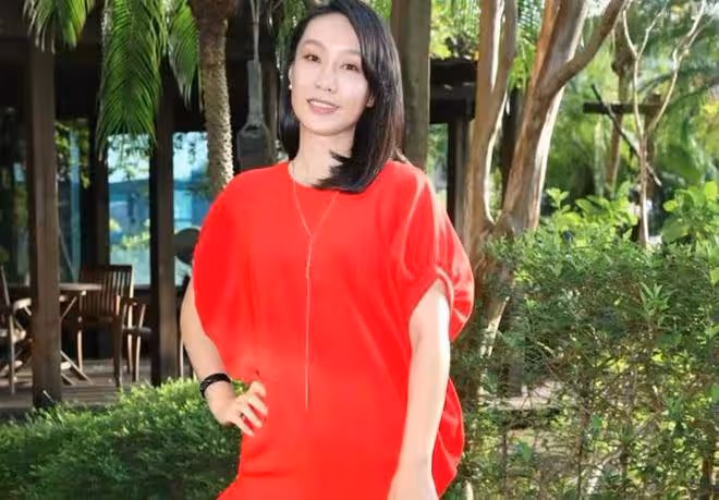 29歲女星曝娛樂圈潛規則!醉酒後慘遭老闆抓進房,被摁住行為猖狂