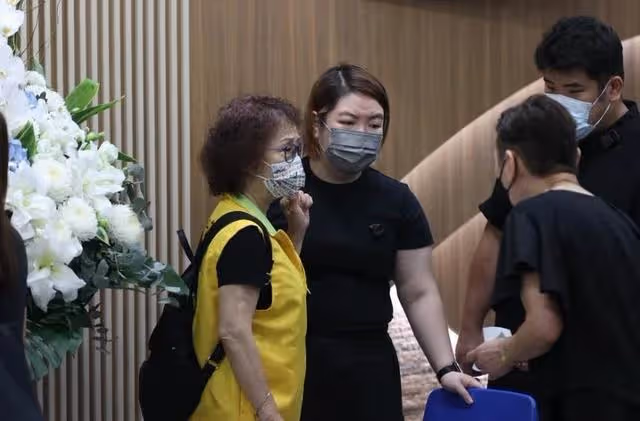 香港知名戲骨設靈!失聯數十年女兒現身靈堂,圈中好友前來送別