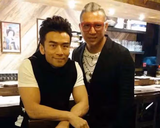 51歲男星劉永健久違現身,被吐槽老到認不出,臉色突變裝作要發怒