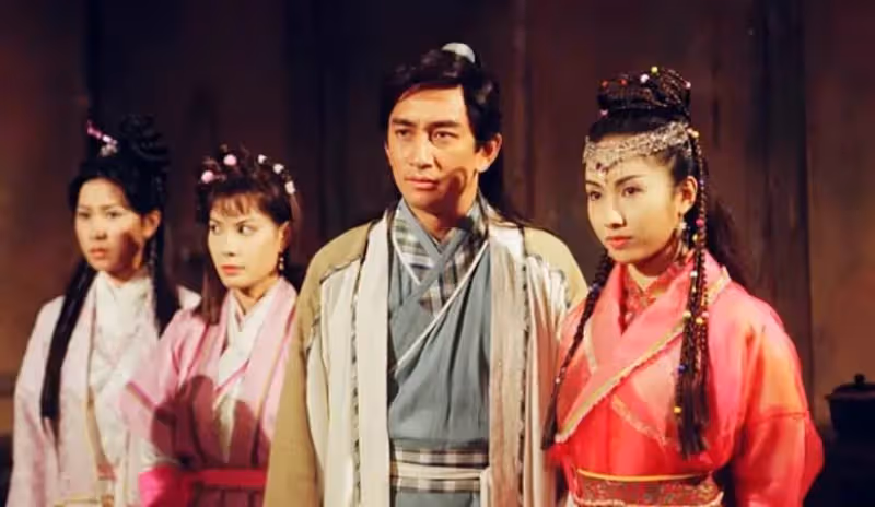 同樣都是演「周芷若」,佘詩曼嬌憨可愛,高圓圓我見猶憐,周海媚版本被金庸稱贊:早知道我就改結局了!