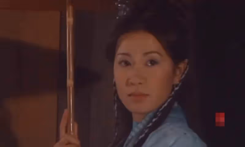 同樣都是演「周芷若」,佘詩曼嬌憨可愛,高圓圓我見猶憐,周海媚版本被金庸稱贊:早知道我就改結局了!