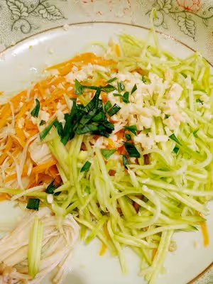 涼拌金針菇