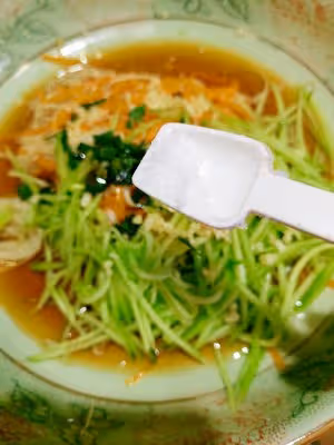 涼拌金針菇