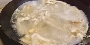 酸蘿蔔鴨掌湯