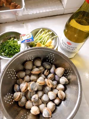 快手減脂餐：白葡萄酒煮蛤蜊