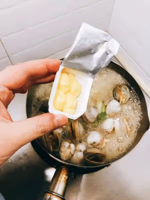 快手減脂餐：白葡萄酒煮蛤蜊