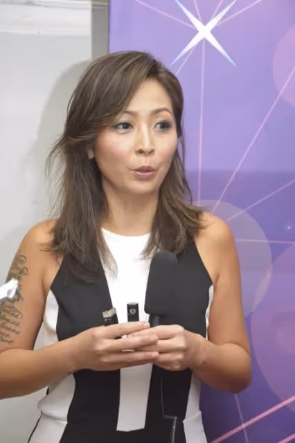 哥哥逝世!48歲的女星「演出前接噩耗」敬業苦撐 一下舞台「痛哭到不能自己」惹鼻酸:不用再忍了