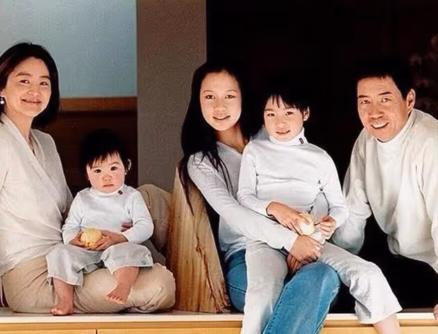 甩臉繼母林青霞!富商父再婚生子「親媽4婚4離」 她連生兩胎「願意當未婚媽媽」:父母婚姻影響我一輩子