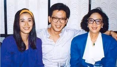 甩臉繼母林青霞!富商父再婚生子「親媽4婚4離」 她連生兩胎「願意當未婚媽媽」:父母婚姻影響我一輩子
