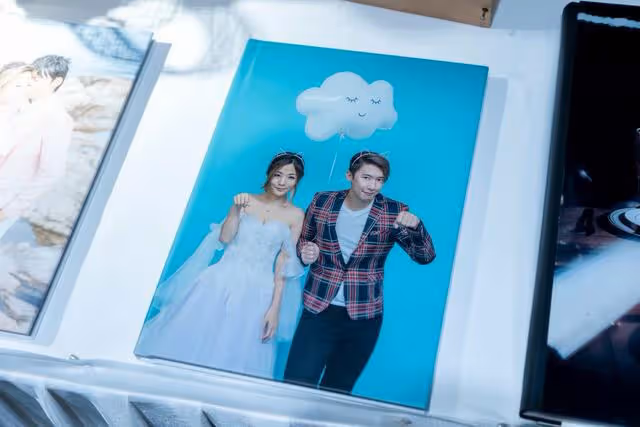 恭喜!38歲香港知名女歌手迎來大婚,腹部微微凸起疑似懷孕