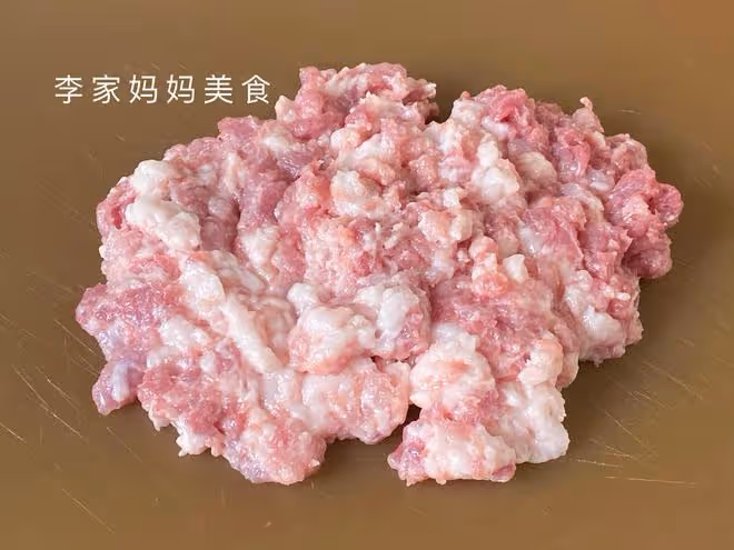 三伏天包餃子,韭菜白菜靠邊站,這菜做餡營養正當季,鮮嫩又消暑