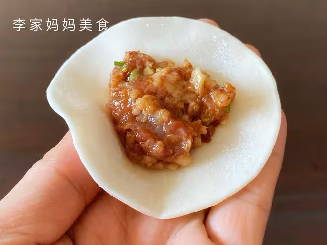 三伏天包餃子,韭菜白菜靠邊站,這菜做餡營養正當季,鮮嫩又消暑