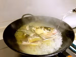 魚頭燉蘿蔔