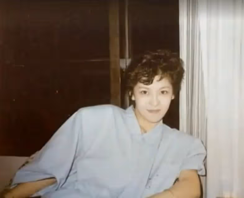 不要名分!甘願當李小龍情人「主動與向華強離婚」讓位給陳嵐 潛心向佛「被向太供養40年」:最好的選擇