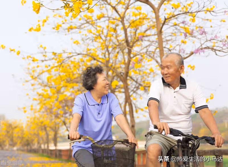 積蓄全給兒女!75歲老人:「在兒女家輪流養老後」我才發現 晚年「守好這3樣」才能舒心又踏實