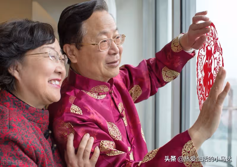 積蓄全給兒女!75歲老人:「在兒女家輪流養老後」我才發現 晚年「守好這3樣」才能舒心又踏實