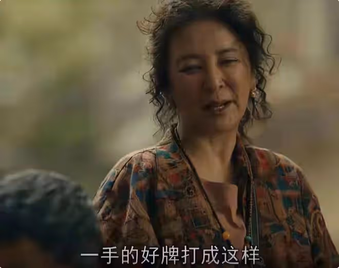 59歲李勤勤陷整容風波,頭髮花白被指認不出,曾3嫁老外至今單身