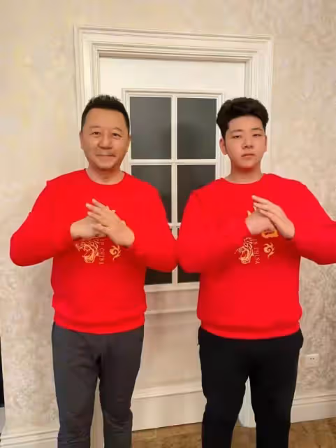林志穎一家五口逛夜市,12歲Kimi高大壯實似大人,曾自曝想當網紅