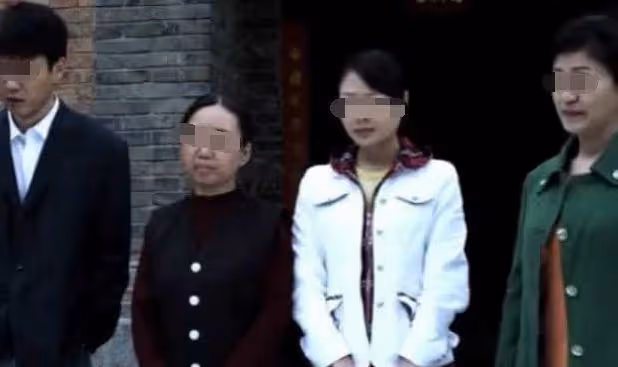 小姑子帶男友回家,我大著肚子做了一桌菜,婆婆的話我掀了桌子