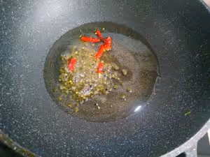 鴨血粉絲煲