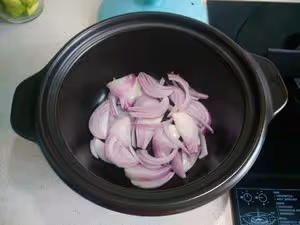 鴨血粉絲煲