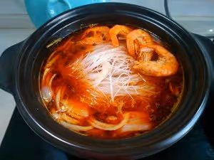 鴨血粉絲煲