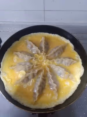 必品閣餃子抱蛋
