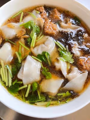 萬能的餛飩湯底，可以開店那種