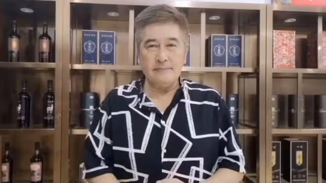 黃一飛在內地豪慶80大壽,十幾位香港戲骨現身祝賀,林威滿頭花白