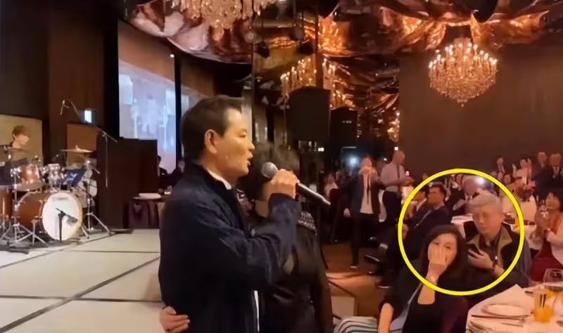 林心如全家聚餐！素顏出鏡似路人，5歲女兒罕見出鏡，霍建華寵妻疼女露笑臉太少見