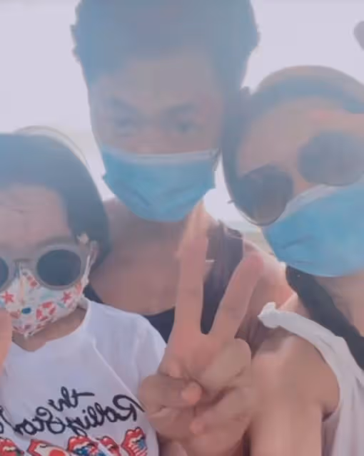 曹雲金前女友與富商老公出海！穿泳衣大秀身材，皮膚白皙曲線完美