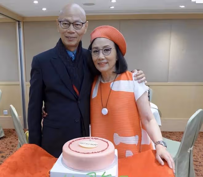 75歲羅家英受訪,稱不稀罕妻子汪明荃的錢,從不要求對方養自己