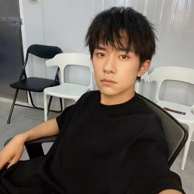 易烊千璽等藝人考編問題回應:不存在摸魚,老胡建議放棄事業編