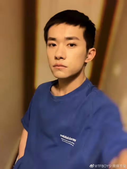 易烊千璽等藝人考編問題回應:不存在摸魚,老胡建議放棄事業編