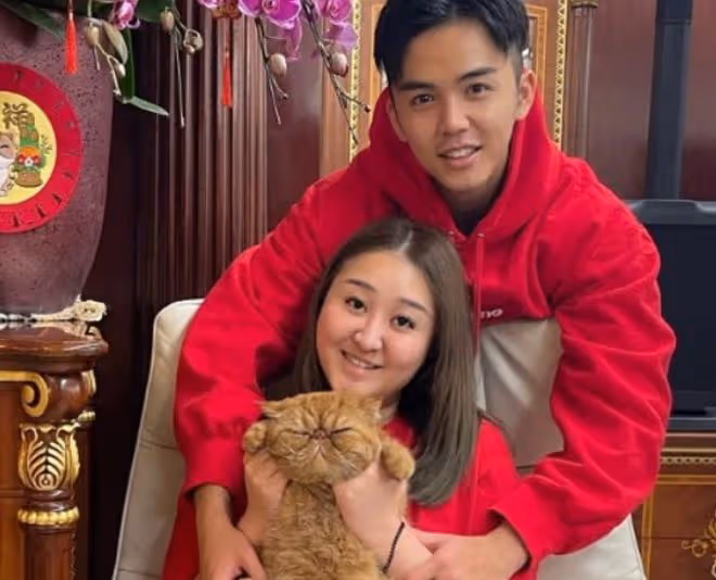 28歲男星娶富婆2個月,正式搬進女方豪宅,擁有籃球場百萬豪車