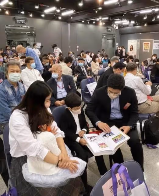 郭晶晶 霍啟剛二女兒「舊」衣新穿!小白裙配波點開衫,新照名媛范兒十足,網友:神似奶奶朱玲玲