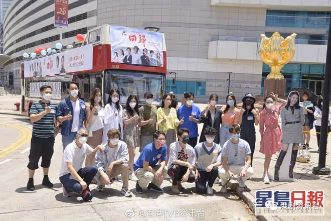 《回歸》花車巡遊︱陳煒熱到全身濕透 郭晉安憶內地拍劇往事