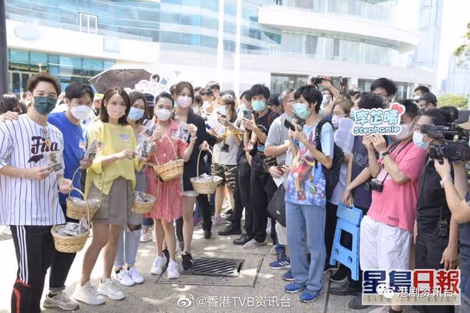 《回歸》花車巡遊︱陳煒熱到全身濕透 郭晉安憶內地拍劇往事